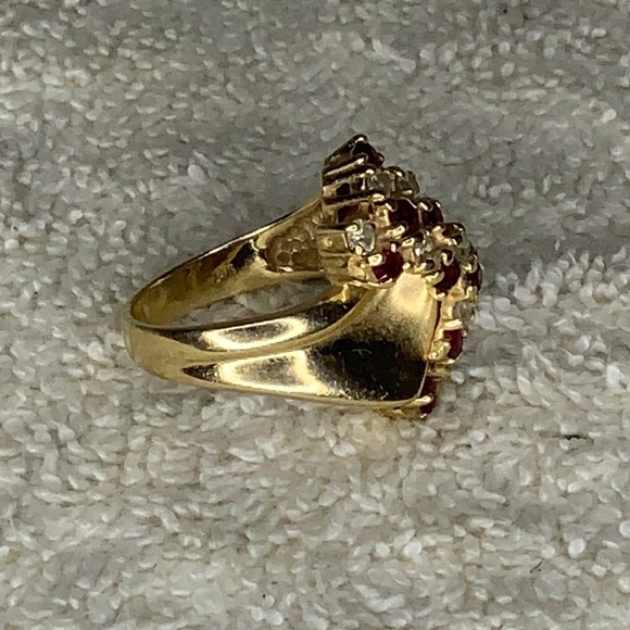 Vintage AISCO 14k Yellow Gold Diamond and Ruby Ring (sz 6.5) - Picture 6 of 7